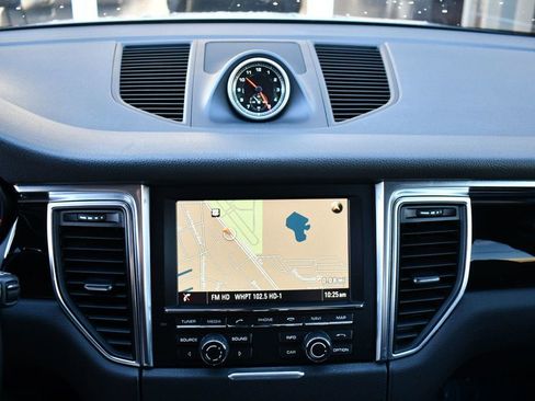 Used 2016 Porsche Macan S image 47