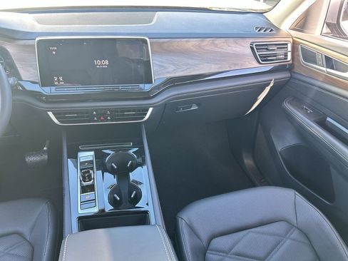 New 2026 Volkswagen Atlas SE FWD image 12