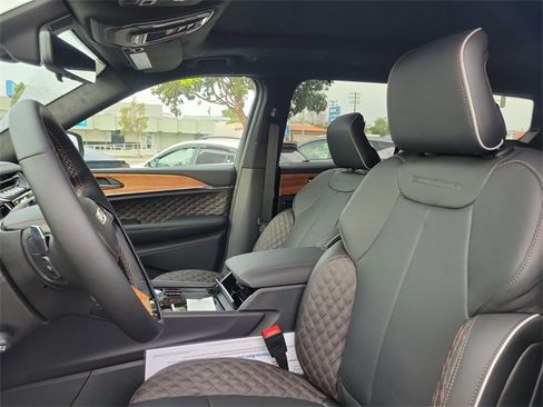 New 2025 Jeep Grand Cherokee L Summit image 18