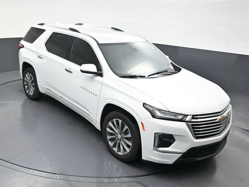 Used 2023 Chevrolet Traverse Premier FWD image 22