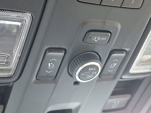 Certified 2023 Cadillac Escalade Premium Luxury image 30