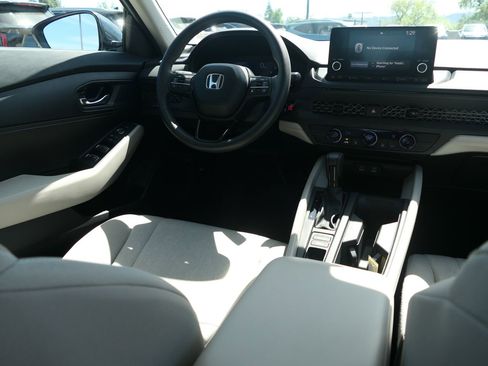 Used 2025 Honda Accord LX image 31
