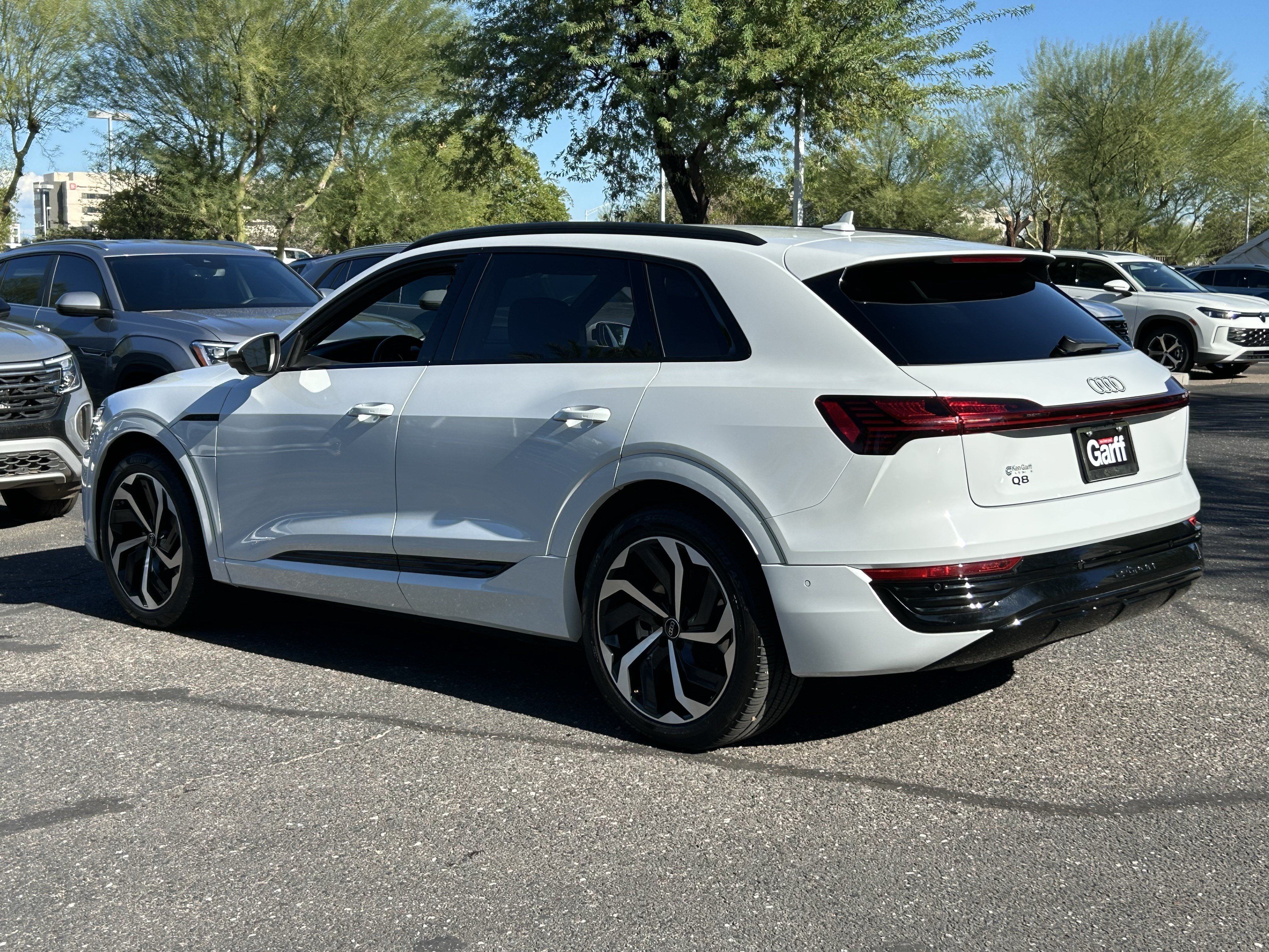 Used 2024 Audi Q8 e-tron Premium Plus w/ Premium Plus Package AWD/4WD image 3