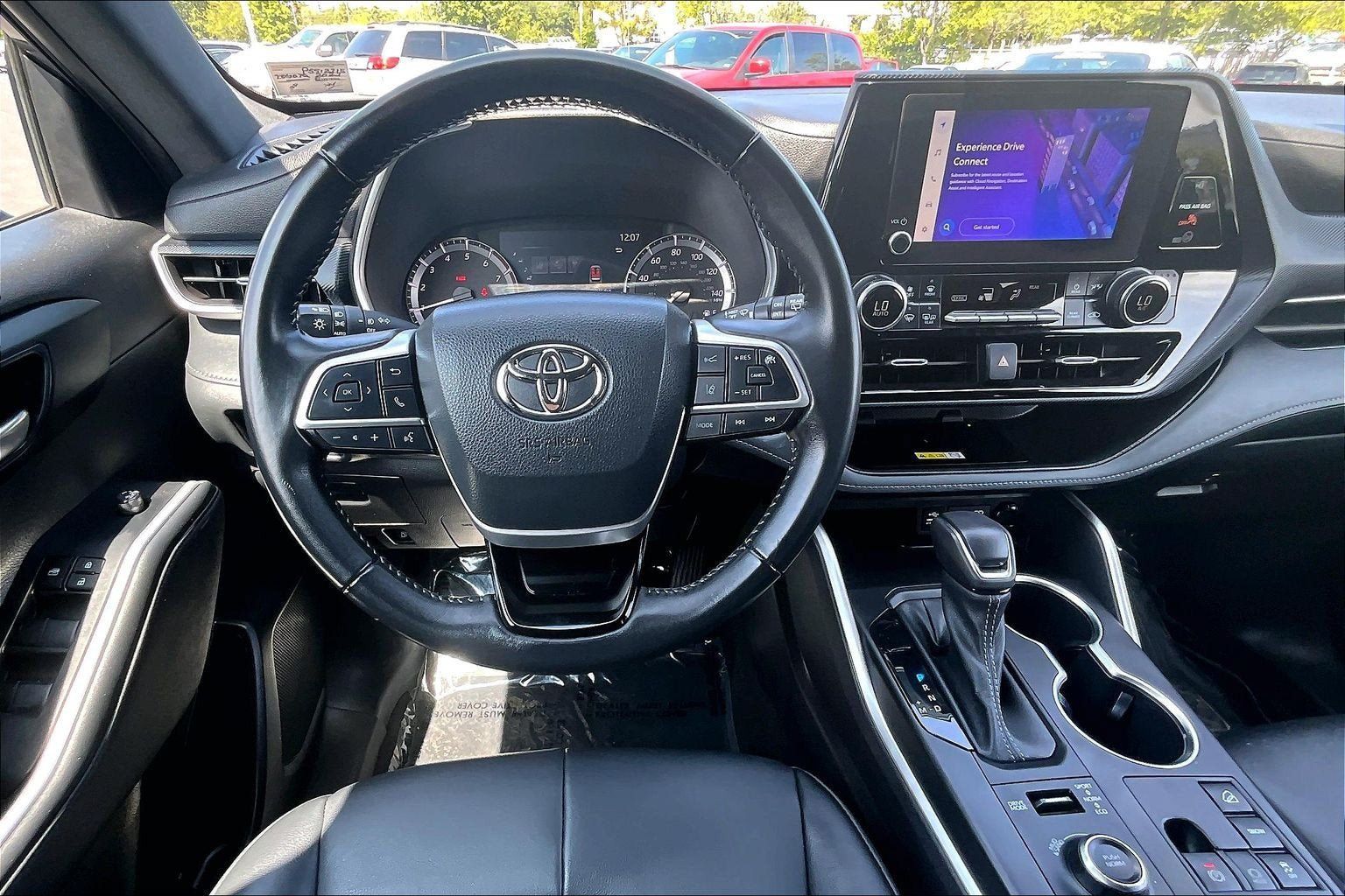 Used 2023 Toyota Highlander XSE AWD/4WD image 5