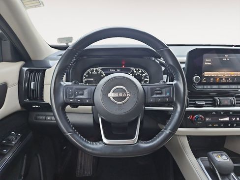 Used 2022 Nissan Pathfinder SV w/ SV Black Package image 12