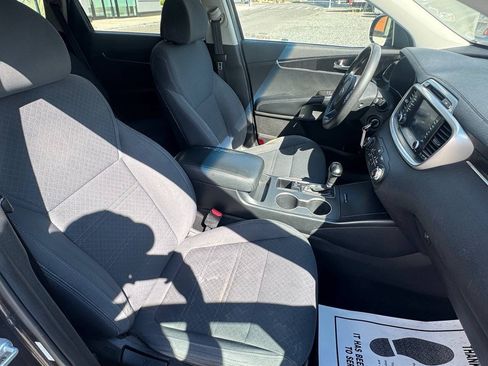 Used 2018 Kia Sorento AWD image 22