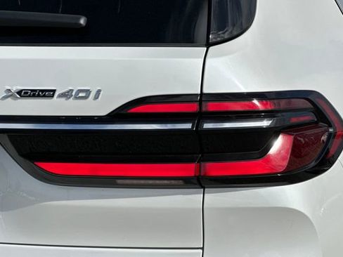 Used 2026 BMW X7 xDrive40i image 36