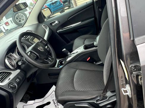Used 2017 Dodge Journey SE image 9