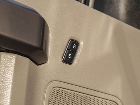 Used 2019 Ford F150 XLT image 46