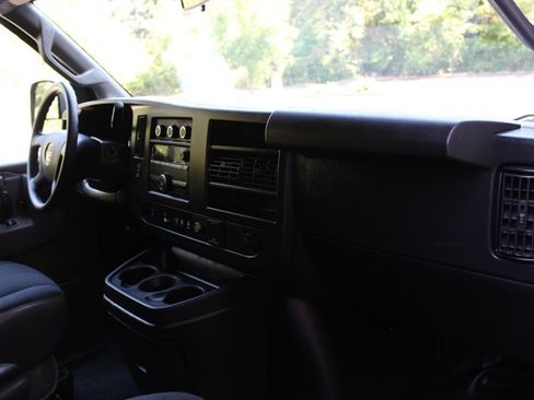 Used 2020 GMC Savana 2500 w/ Driver Convenience Package RWD image 15