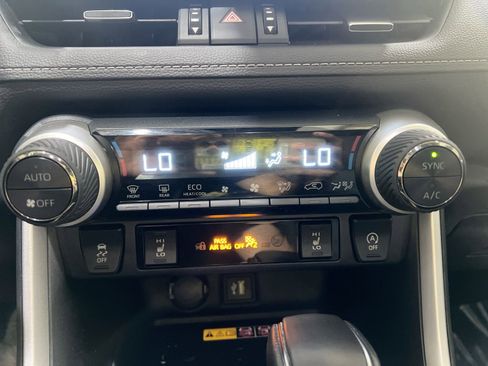 Used 2023 Toyota RAV4 XLE Premium image 19