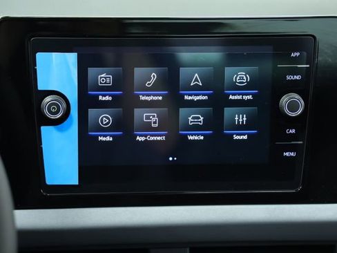 New 2025 Volkswagen Jetta SE image 17