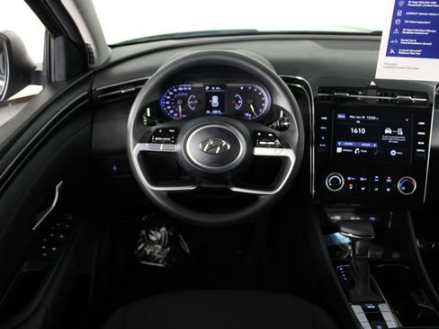 Certified 2022 Hyundai Tucson SEL w/ Cargo Package FWD image 8