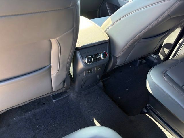 New 2027 Ford Explorer Active w/ Active Comfort Package AWD/4WD image 8