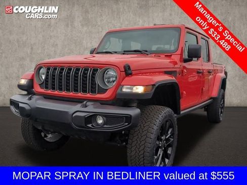 Used 2024 Jeep Gladiator Sport image 4
