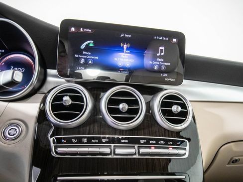 Used 2022 Mercedes-Benz GLC 300 4MATIC image 26
