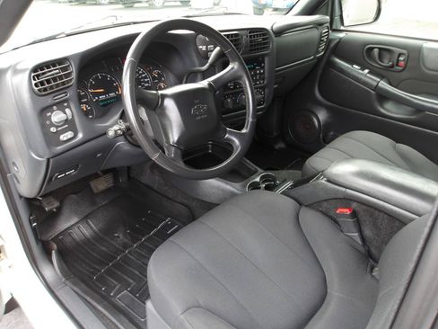 Used 2003 Chevrolet S10 Pickup LS AWD/4WD image 9