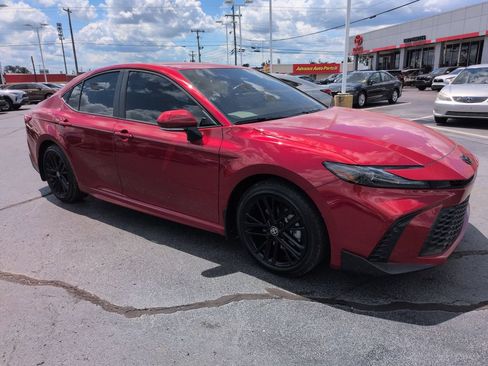 Certified 2025 Toyota Camry SE w/ Convenience Package FWD image 7