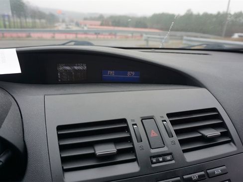 Used 2012 MAZDA MAZDA3 i Touring image 9