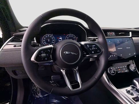 Used 2024 Jaguar XF R-Dynamic SE AWD/4WD image 11