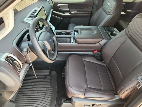 New 2025 Ford Expedition Max Platinum w/ Platinum Ultimate Package image 11