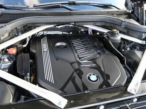Used 2022 BMW X5 xDrive40i w/ M Sport Package image 10