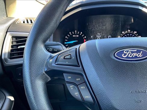 Certified 2019 Ford Edge SE FWD image 17