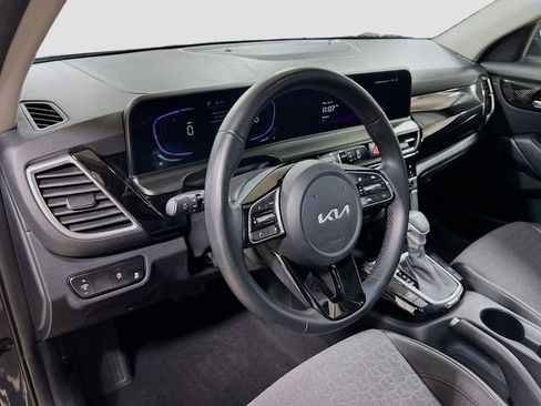 Certified 2025 Kia Seltos S image 9
