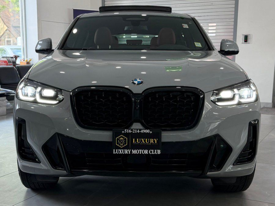 Used 2023 BMW X4 xDrive30i w/ M Sport Package AWD/4WD image 3