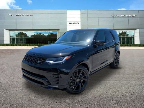 New 2025 Land Rover Discovery Dynamic SE image 1