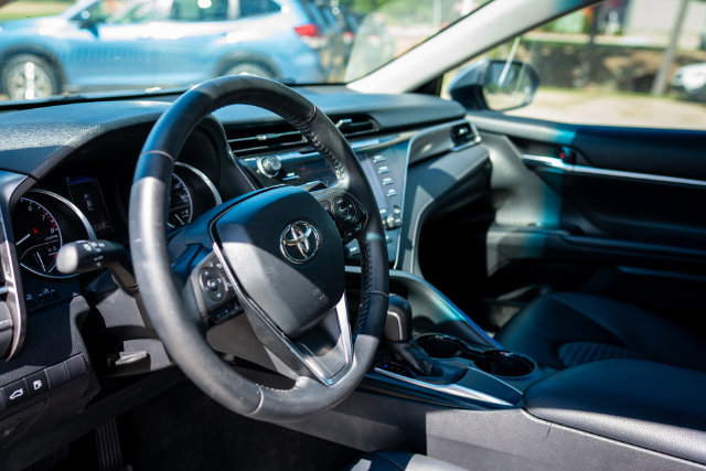 Used 2018 Toyota Camry SE w/ Audio Package FWD image 30