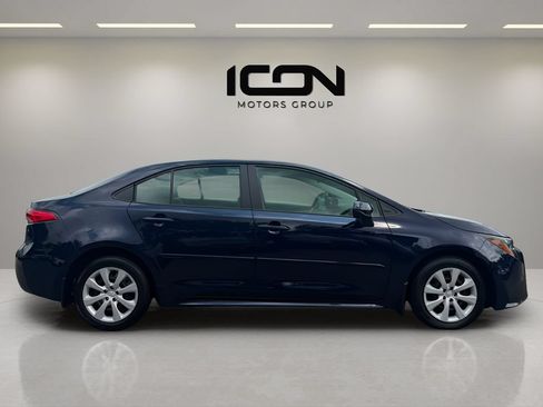 Used 2025 Toyota Corolla LE FWD image 6