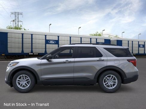 New 2026 Ford Explorer Active RWD image 3
