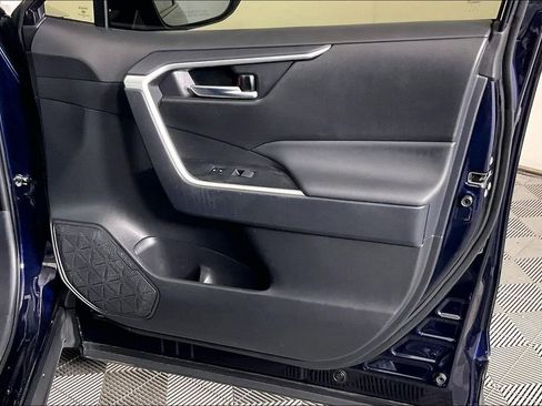 Used 2025 Toyota RAV4 XLE image 25