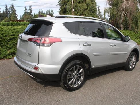 Used 2016 Toyota RAV4 Limited w/ Advanced Technology Package AWD/4WD image 3