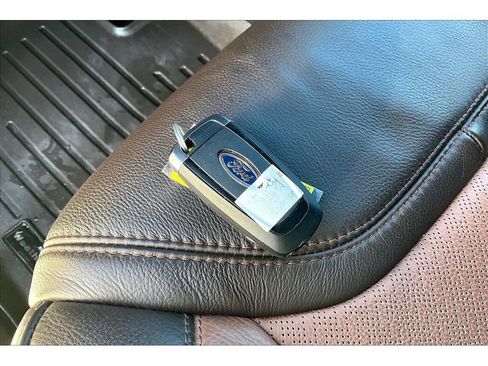 Used 2022 Ford Explorer King Ranch image 34