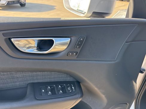 Certified 2023 Volvo XC60 B5 Core image 15