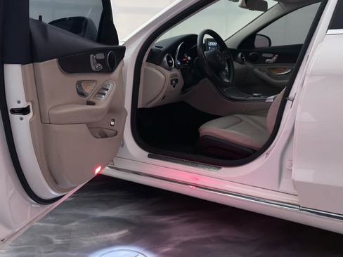 Used 2018 Mercedes-Benz C 300 4MATIC Sedan image 16