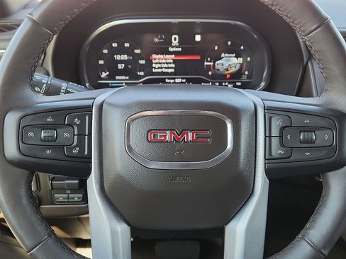 Used 2022 GMC Yukon SLT w/ SLT Premium Package image 24