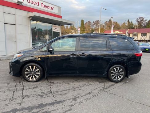 Used 2018 Toyota Sienna Limited Premium image 7