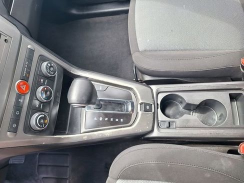 Used 2013 Chevrolet Captiva Sport LT FWD image 23