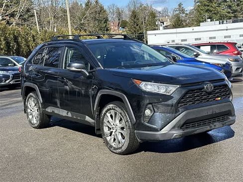 Used 2021 Toyota RAV4 XLE Premium image 20
