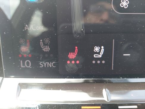 Used 2024 Volkswagen Atlas SE image 24