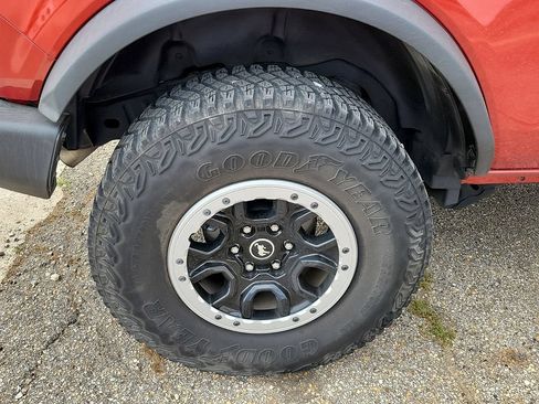 Used 2023 Ford Bronco Big Bend w/ Sasquatch Package AWD/4WD image 4