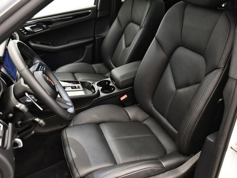 Used 2024 Porsche Macan S image 42
