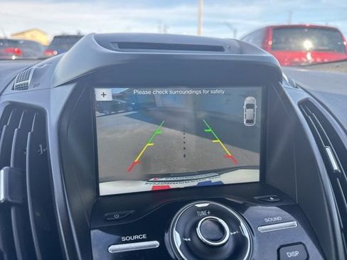 Used 2018 Ford Escape Titanium w/ Ford Safe & Smart Package image 29