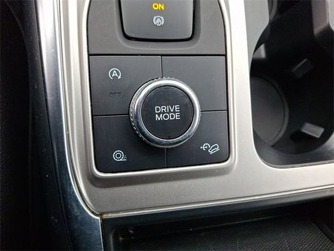 Used 2020 Ford Explorer XLT w/ Equipment Group 202A image 26