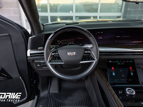 Used 2025 Cadillac Escalade Sport Platinum w/ LPO, ONYX Package image 24