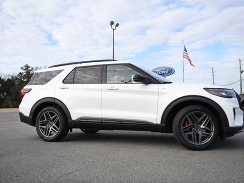 New 2026 Ford Explorer ST-Line image 1