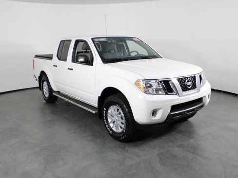 Certified 2019 Nissan Frontier SV image 11